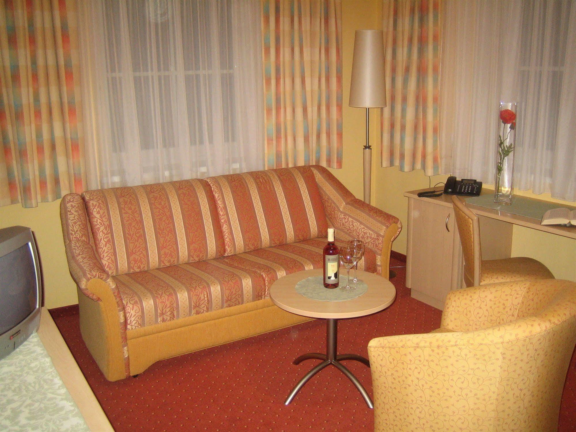 Landhotel Stofflerwirt Sankt Michael im Lungau Bagian luar foto