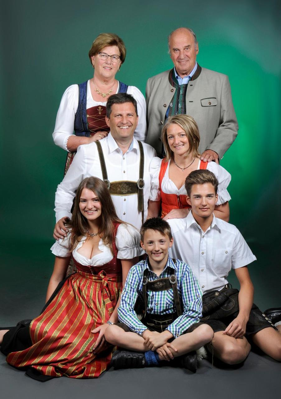 Landhotel Stofflerwirt Sankt Michael im Lungau Bagian luar foto